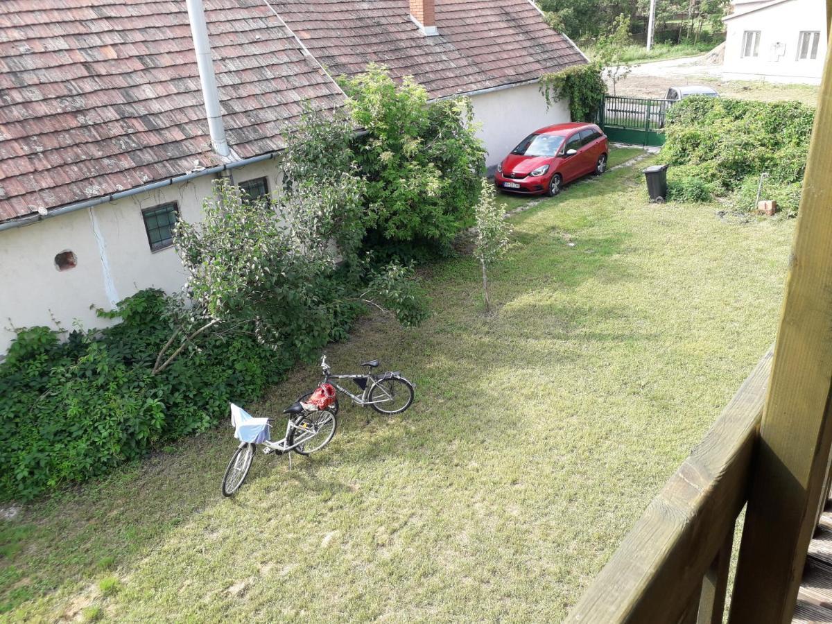 Villa Joevo Het Pihenohaz à Poroszló Extérieur photo